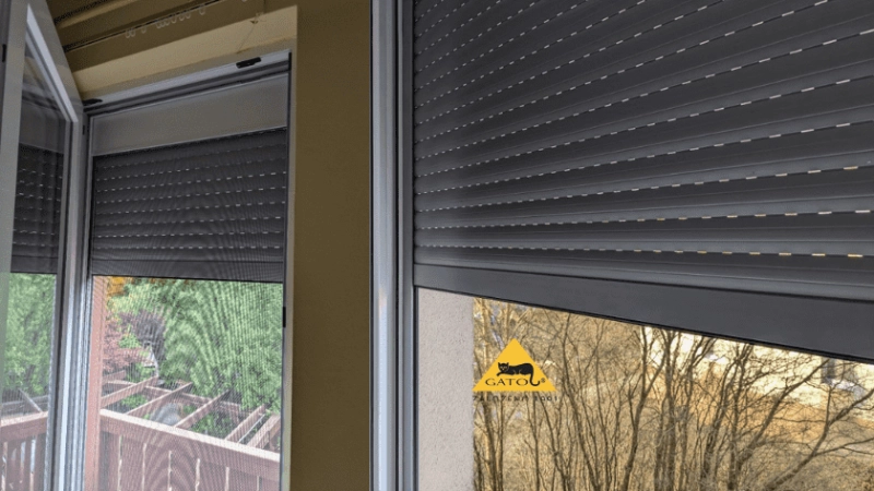 Venkovní rolety vs. venkovní žaluzie: Co je lepší volba pro váš dům?