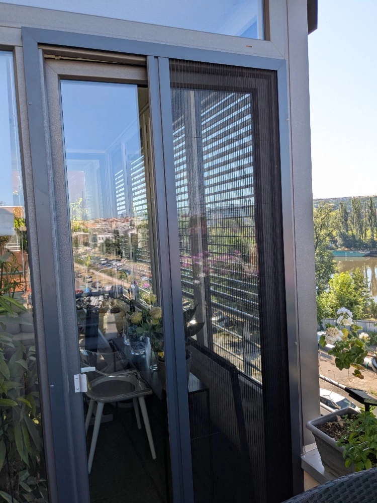 Síťové dveře proti hmyzu, plisé a posuvné